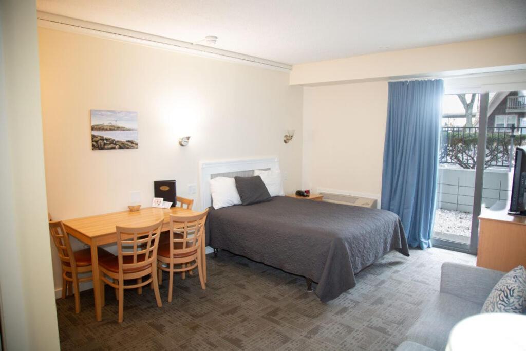 Aparthotel Courtyard 2*